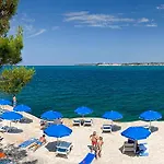 Lanterna Resort